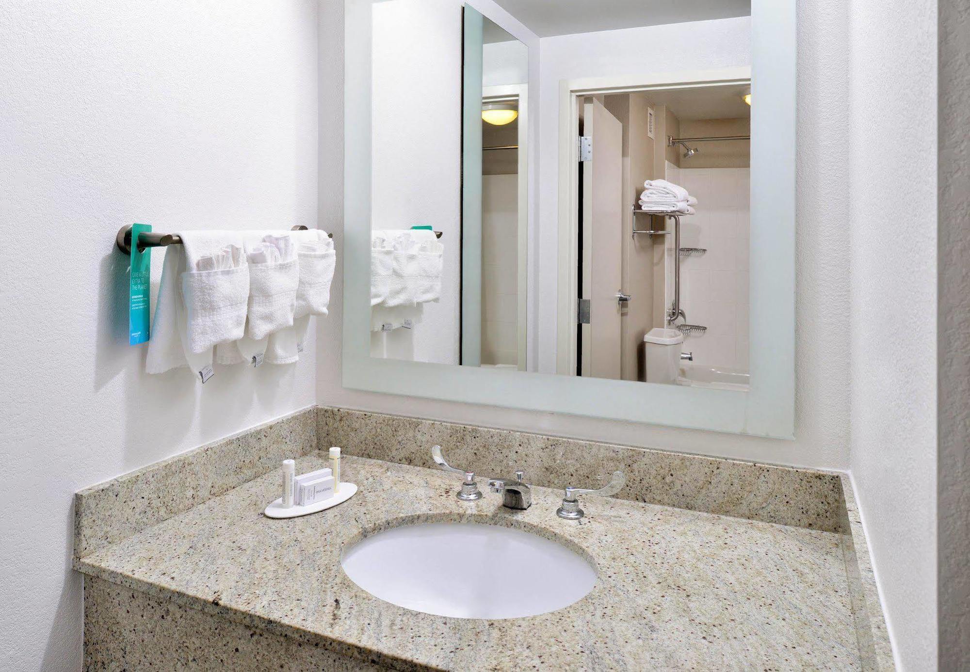 Springhill Suites Fairfax Fair Oaks Экстерьер фото